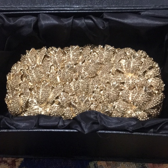 NWOT Gold Clutch 🔥 - Picture 5 of 6